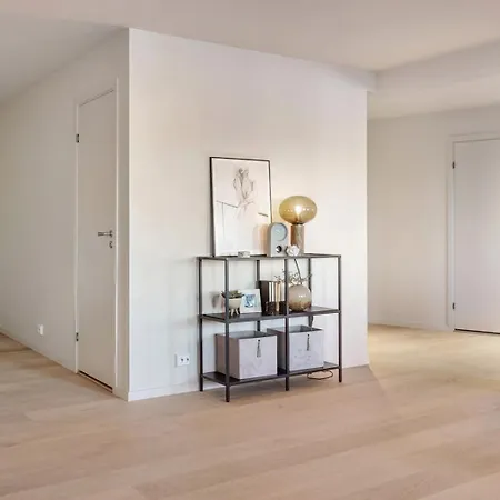 Exclusive Waterfront - Perfect For Ons Apartment